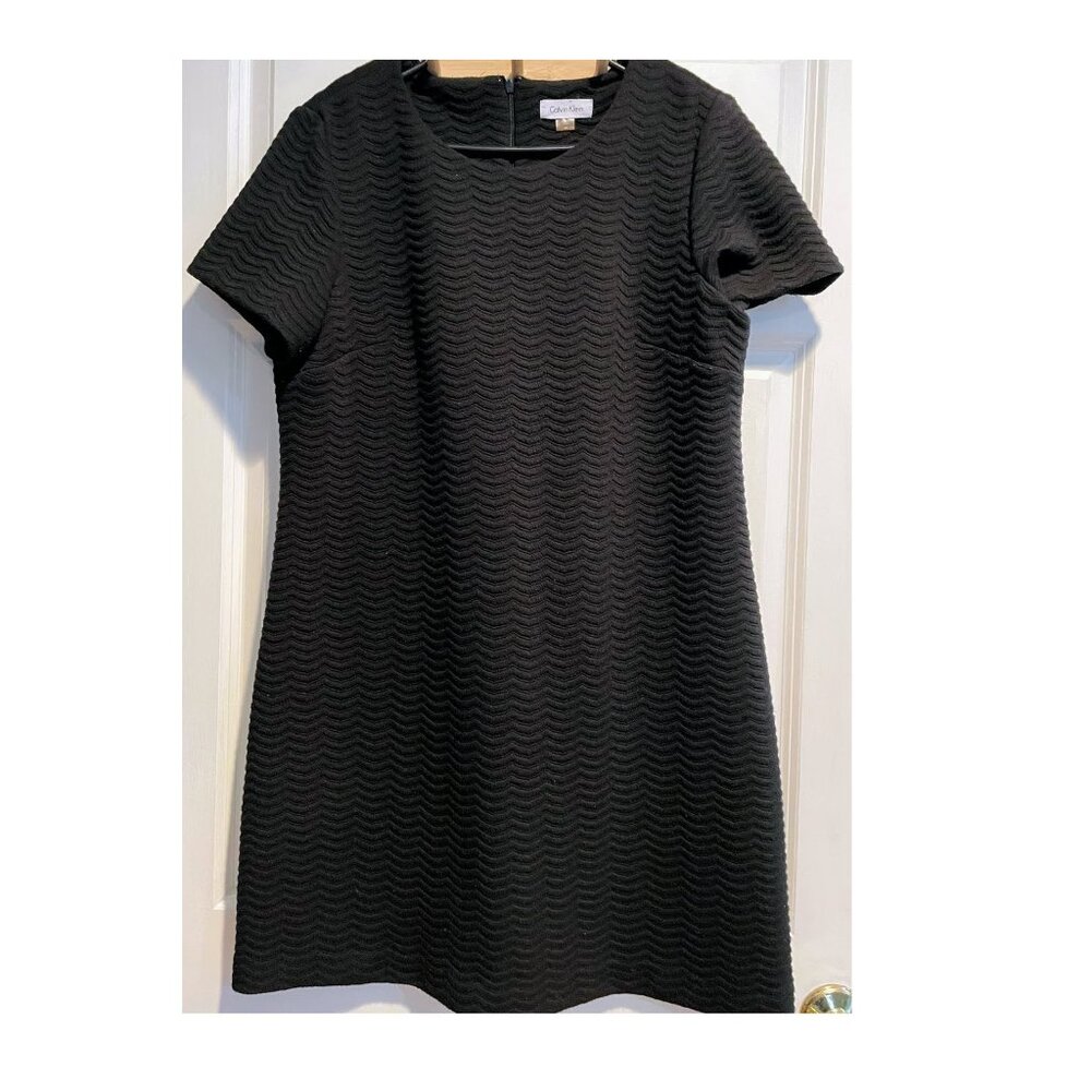 CALVIN KLEIN BLACK SZ 14 TEXTURED WAVE SHIFT DRESS